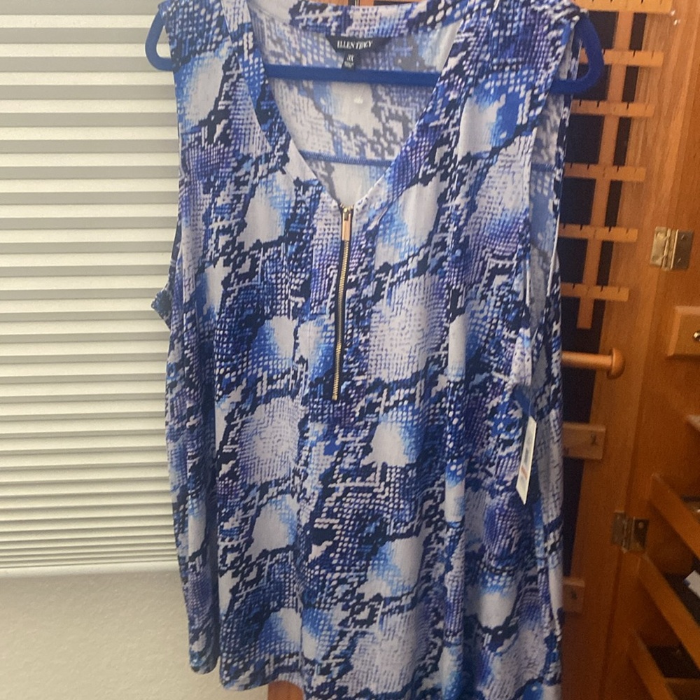 Sleeveless blouse